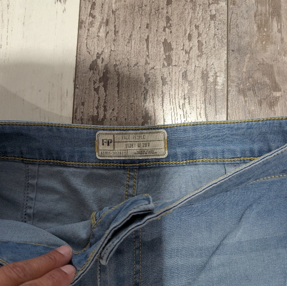 We The Free Just Float‎ On Flare Jeans Women's Size 28 - Picture 6 of 7
